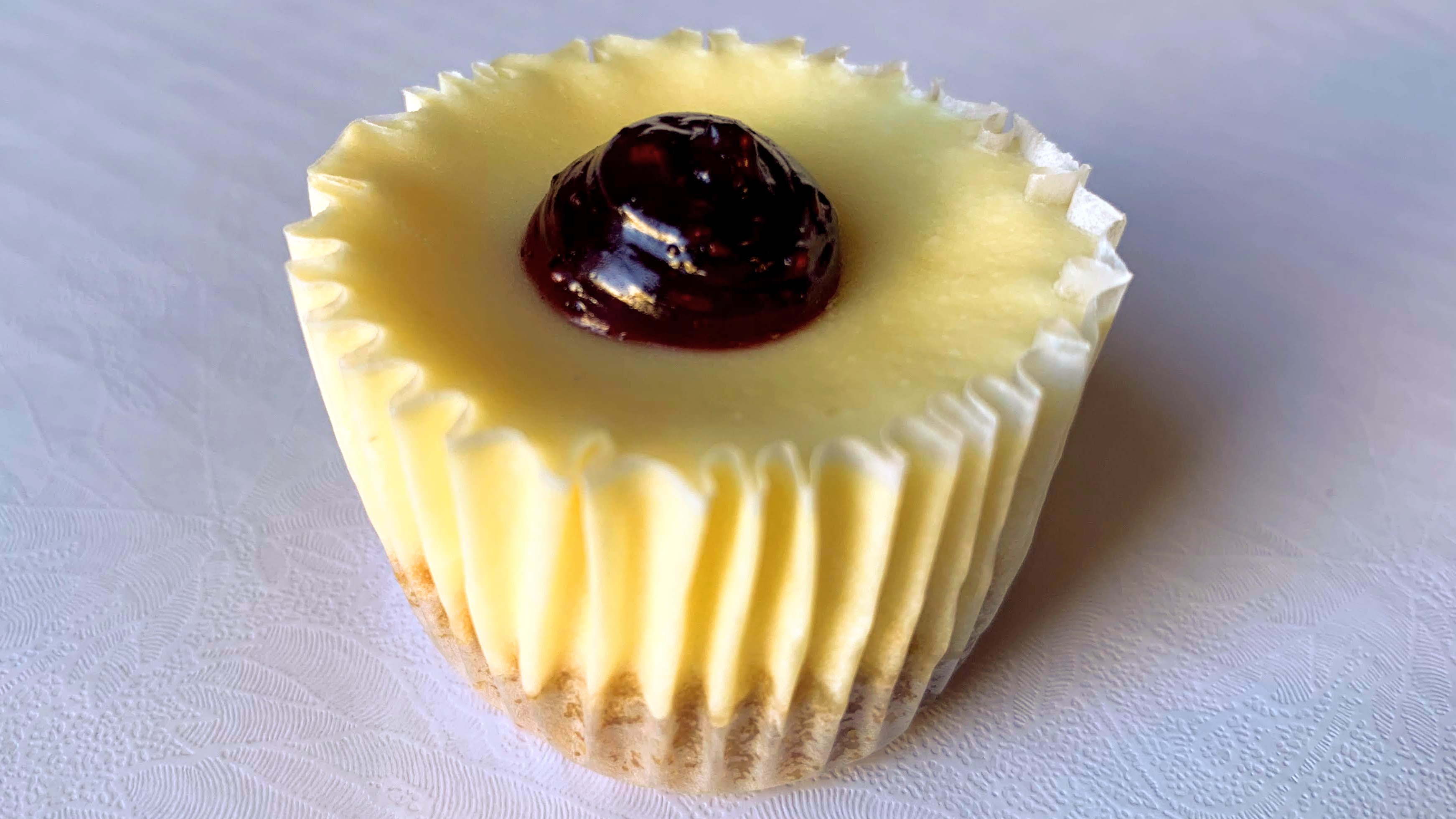 Order Mini Cheesecakes food online from Cake Delight store, Livermore on bringmethat.com