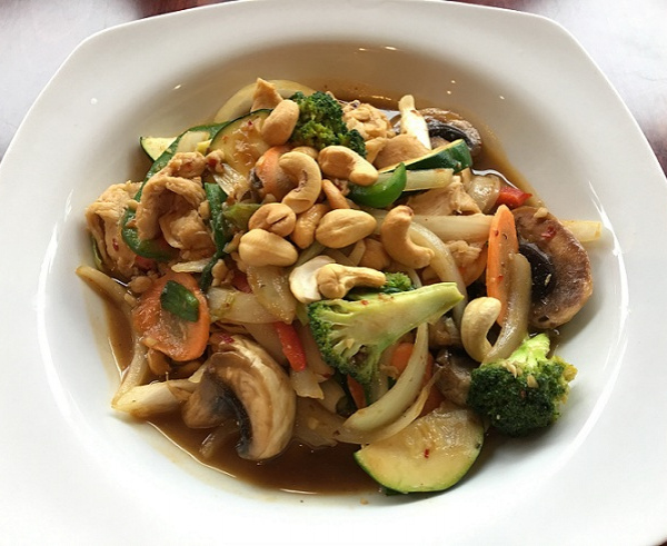 Order Stir Fried Cashew Nuts food online from Madai Sushi store, Frisco on bringmethat.com