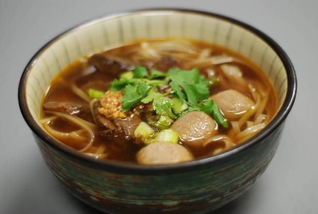 Order Boat Noodle Soup food online from Thai Taste store, Los Angeles on bringmethat.com