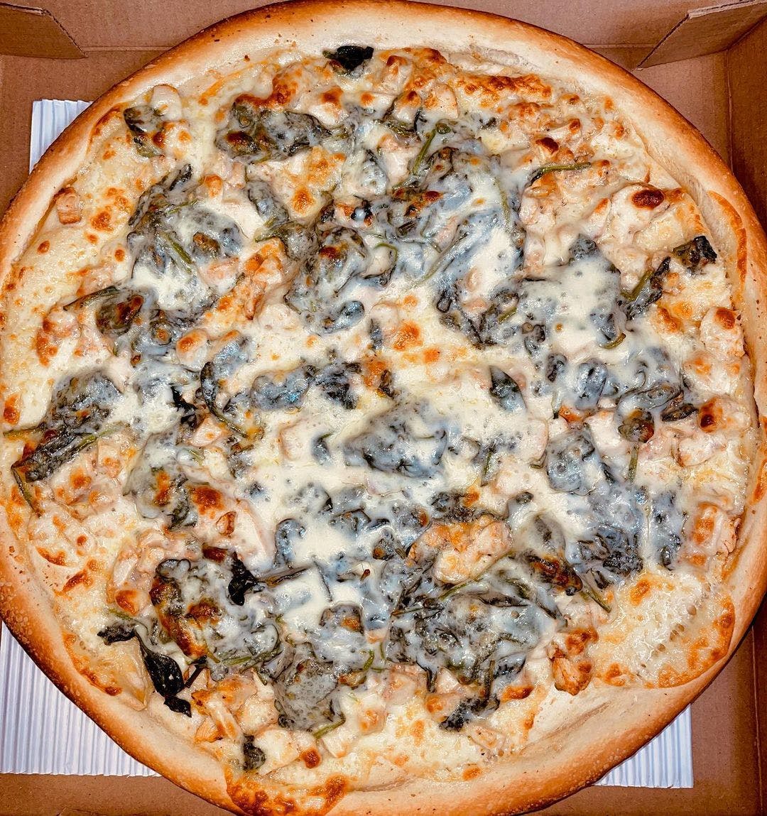 Order Chicken Florentine White Pizza - Small 10'' food online from Villagio Pizza store, Philadelphia on bringmethat.com