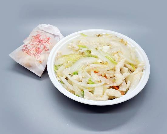 Order CH3. Chicken Chow Mein鸡炒面 food online from China House store, Oakmont on bringmethat.com