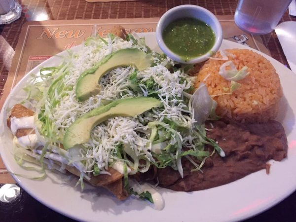 Order Chicken Flautas Plate food online from Taqueria Viva Mexico Kitchen Cafe store, Jersey City on bringmethat.com