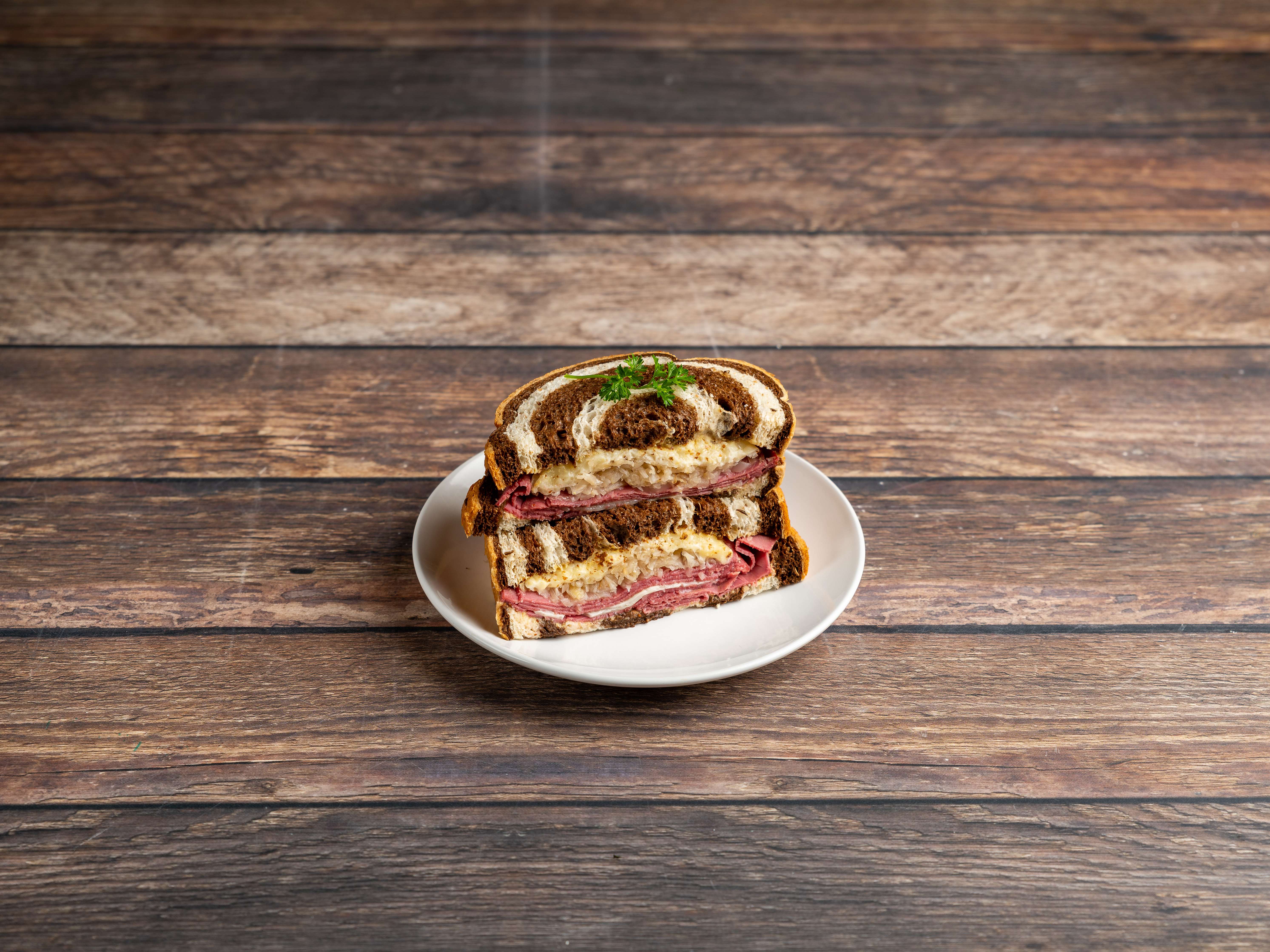 Order Hot Corned Beef Sandwich food online from Cardellis Italian Deli store, Riverside on bringmethat.com