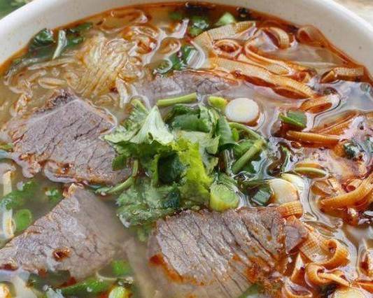 Order 56. Beef Noodle Soup /牛肉粉丝汤 food online from Orient Yang store, Corvallis on bringmethat.com