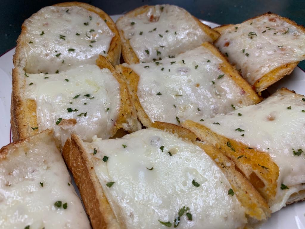 Order Garlic Bread with Cheese food online from Tacos Pizza store, Bound Brook on bringmethat.com