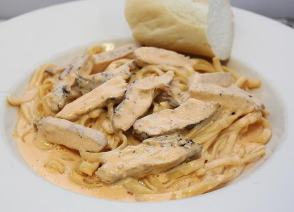 Order Spicy Pink Chicken Alfredo food online from North End Pizza store, Los Angeles on bringmethat.com