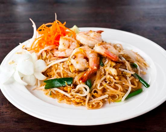 Order Pad Thai Noodle food online from Vera Thai Restaurant store, Sunnyside on bringmethat.com