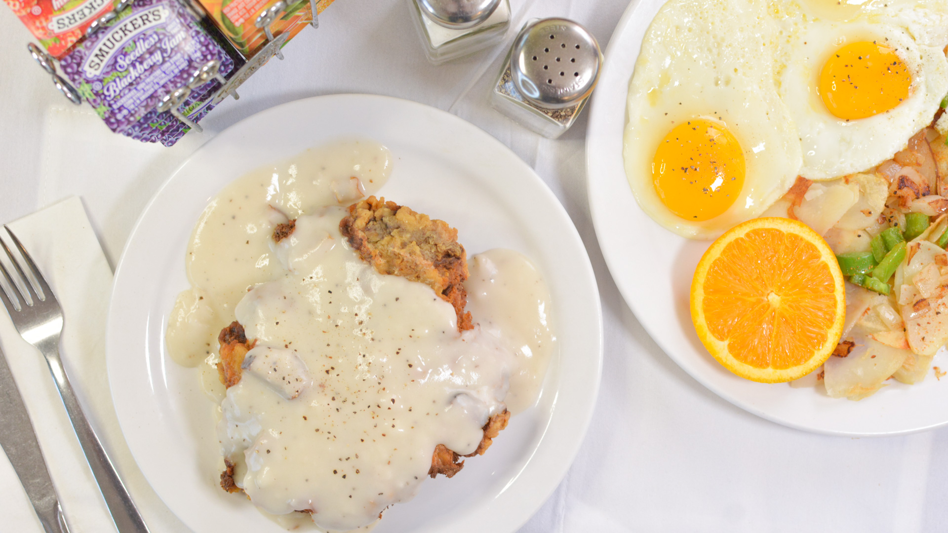Order 3 Eggs and Country Fried Steak food online from Sunrise Waffle Shop store, Rancho Cordova on bringmethat.com