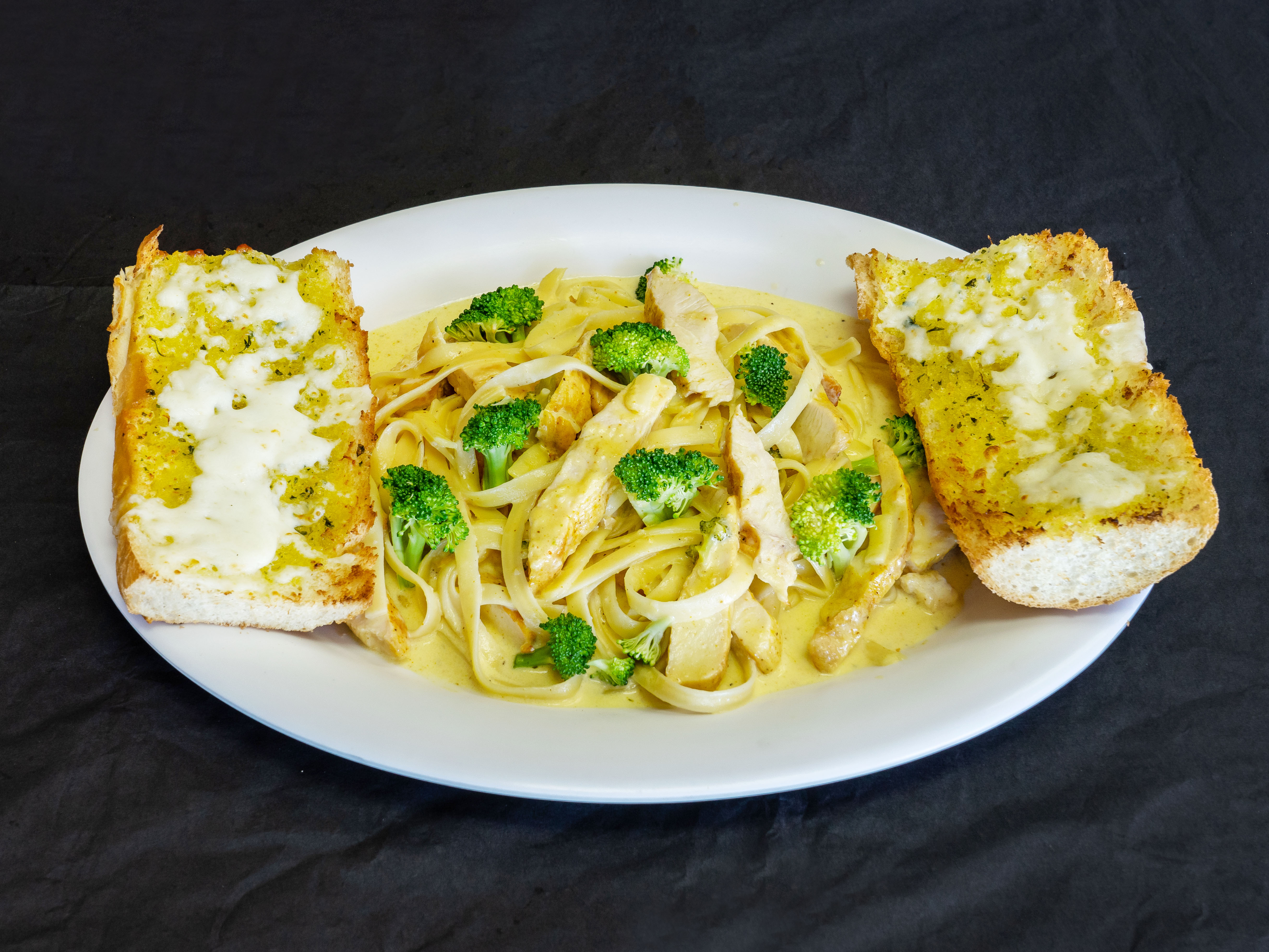 Order 2. Chicken Fettuccine Alfredo food online from Pizza D’Amore store, Long Beach on bringmethat.com