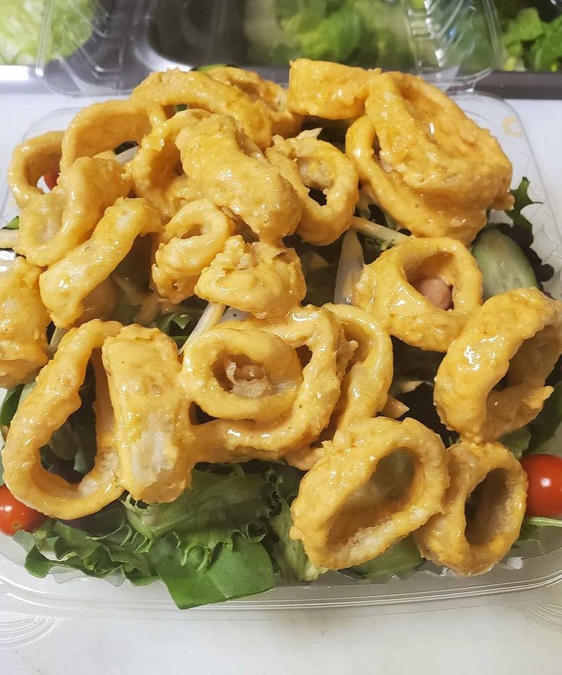 Order Fried Calamari - Appetizer food online from Taste Of Naples store, Ringoes on bringmethat.com