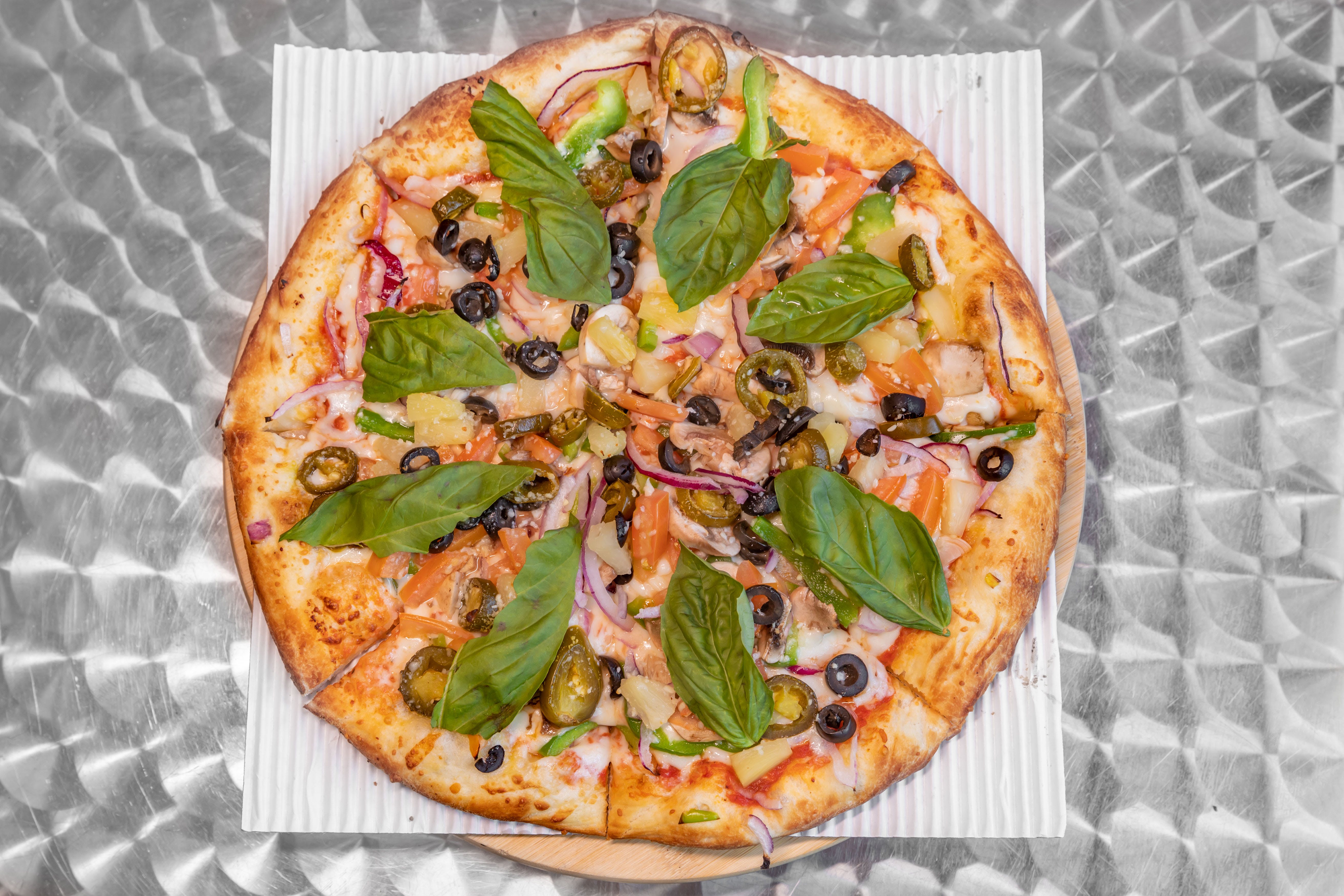Order Vegetarian Pizza - Medium 12" food online from Promenade Pizza store, Anaheim on bringmethat.com