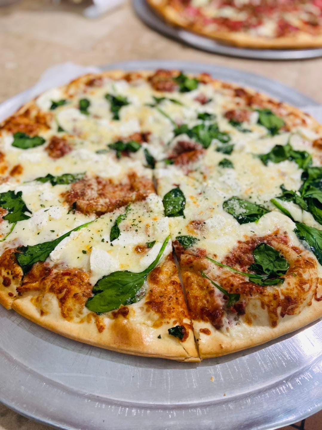 Order Spinach Pizza - Small 14" (8 Slices) food online from Milantoni Italian Restaurant store, Bardstown on bringmethat.com