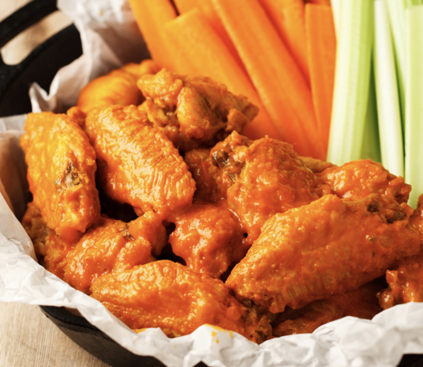 Order 8 Piece Wings food online from Lit Sports Lounge & Grill store, New Rochelle on bringmethat.com