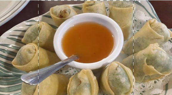 Order AP5. Siamese Spring Rolls food online from Mom Can Cook Thai Kitchen store, Santa Clarita on bringmethat.com