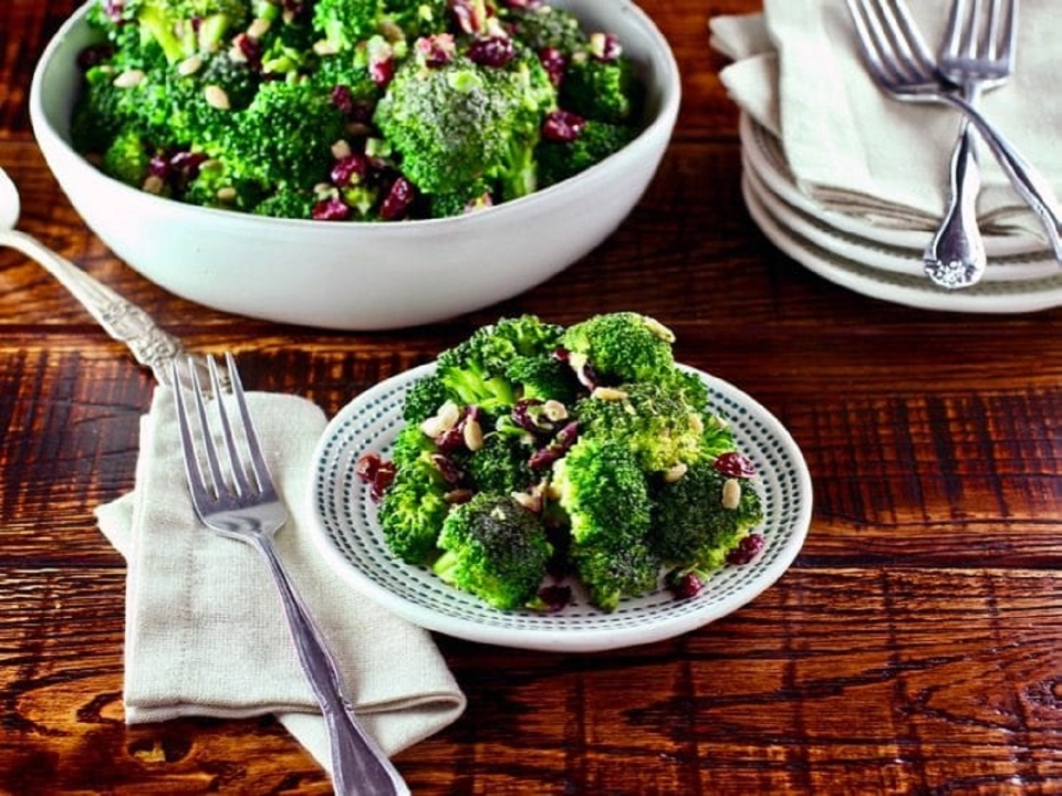Order Broccoli Salad food online from Captain’s Curbside Seafood store, Trappe on bringmethat.com