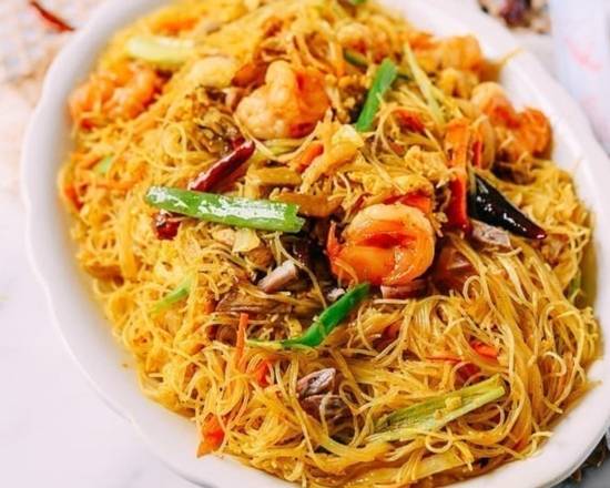 Order Singapore Mei Fun (Rice Noodle) food online from China King O'Fallon store, O'Fallon on bringmethat.com