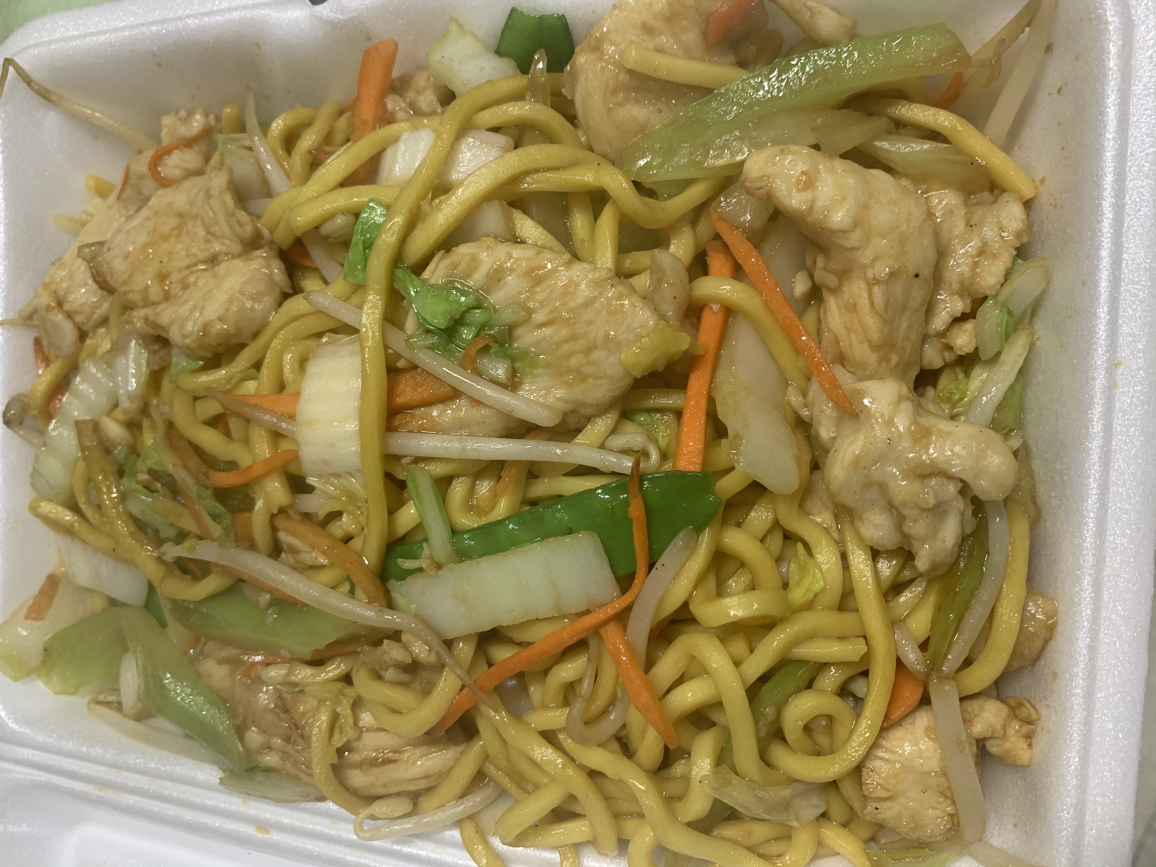 Order 115. Chicken Lo Mein food online from Chop Suey King Chinese Rest store, Chicago on bringmethat.com