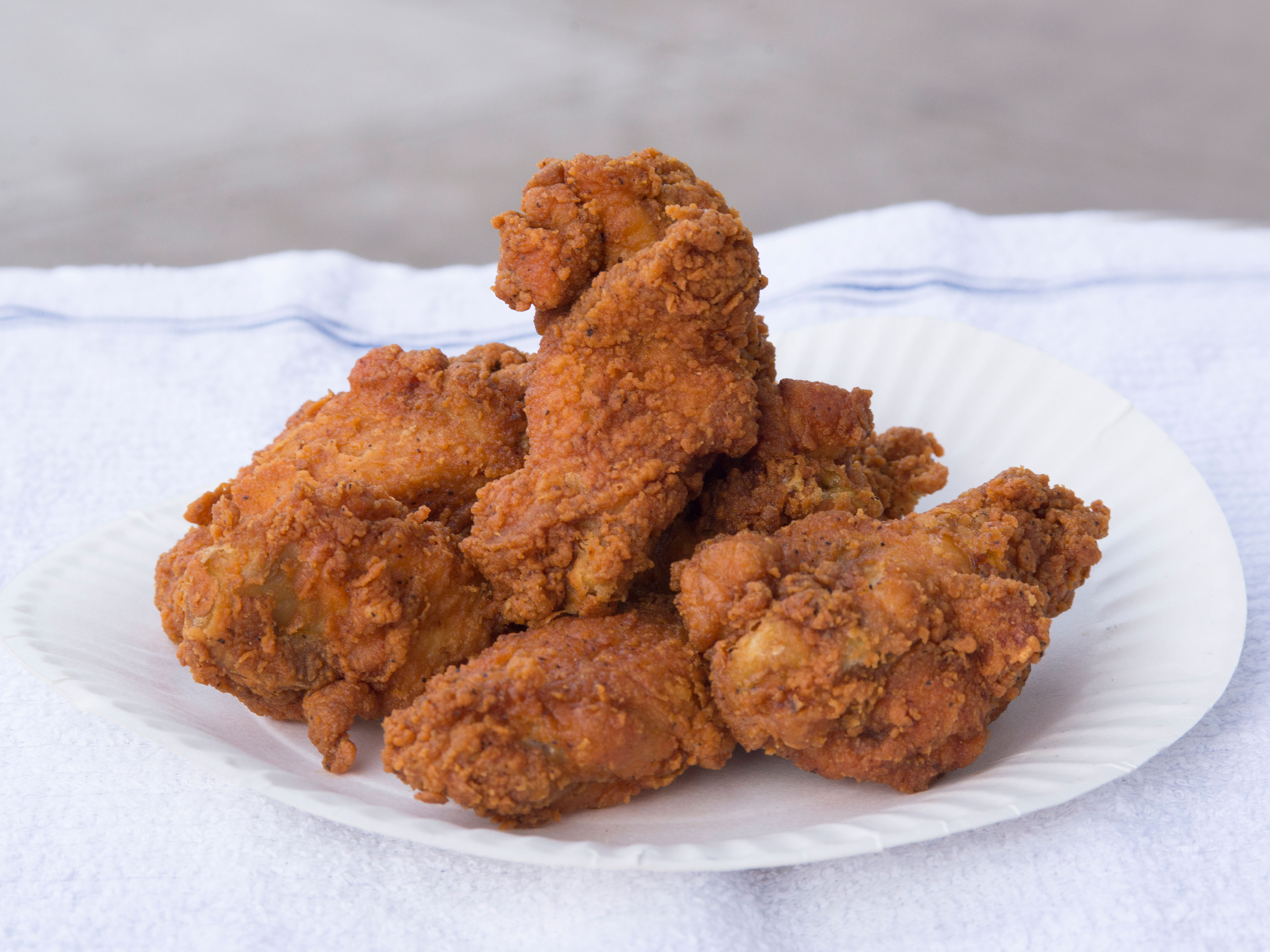 Order Chicken Wings food online from Pine Hills Market store, Albany on bringmethat.com