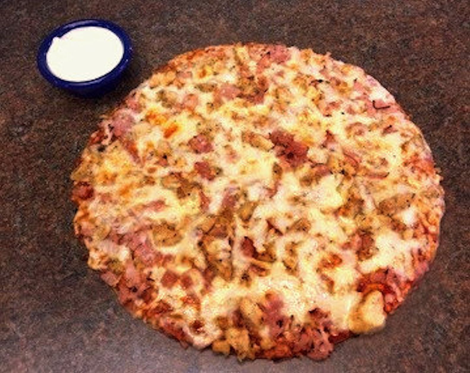 Order Buffalo Chicken Pizza - 14" Medium food online from Powerhouse Pizza store, Camden on bringmethat.com