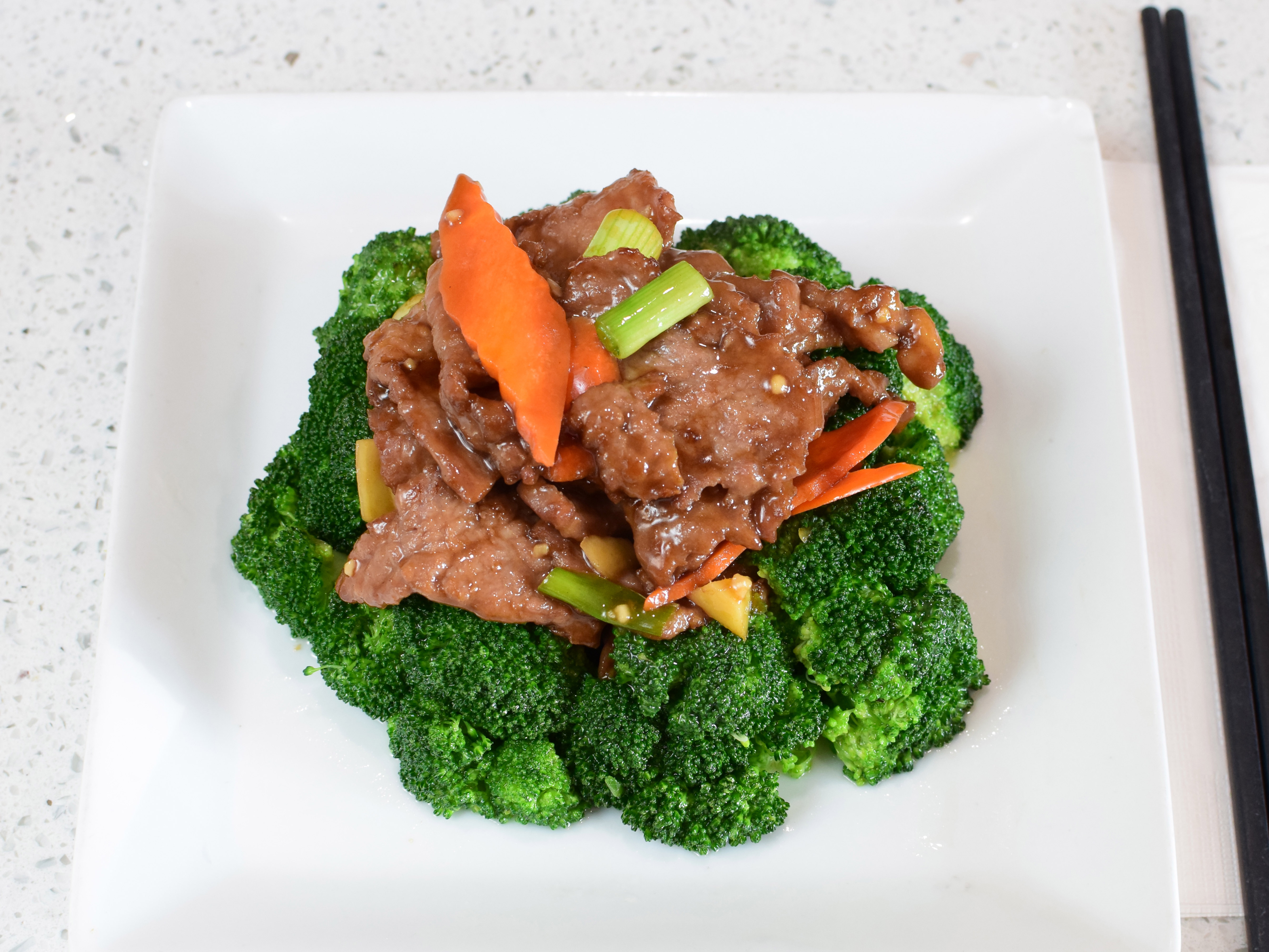 Order 91. Beef with Broccoli food online from Venus Cafe store, Covina on bringmethat.com