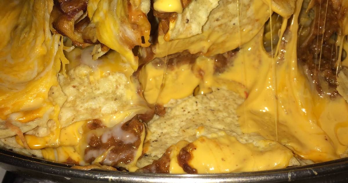 Order CHILI CHEESE NACHOS food online from Leo Coney Island store, Dearborn on bringmethat.com