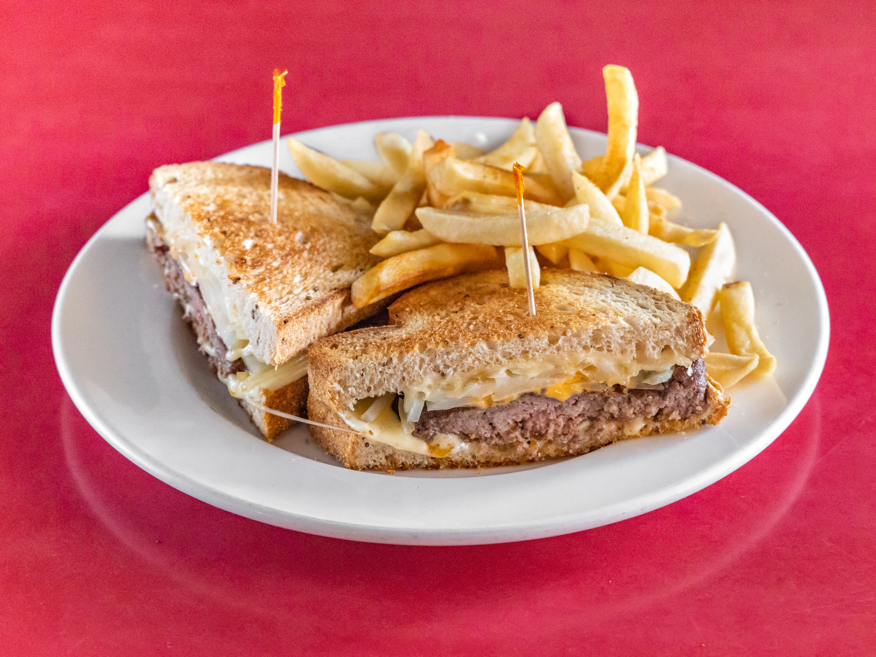 Order Classic Patty Melt Burger food online from Millies Restaurant store, Los Angeles on bringmethat.com