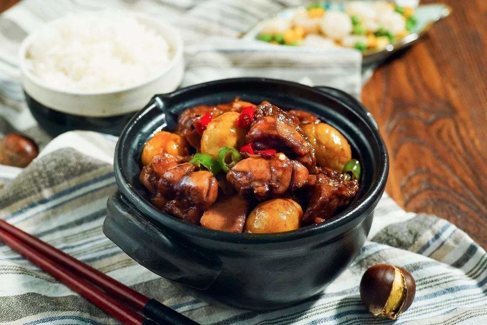 Order 503. Chestnut and Chicken in Pot food online from Shanghailander Palace store, Hacienda Heights on bringmethat.com