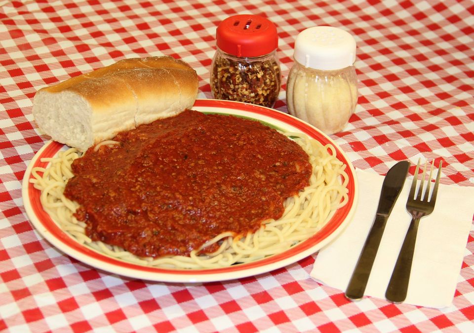 Order Spaghetti Dinner  food online from La Gondola Spaghetti House store, Bloomington on bringmethat.com