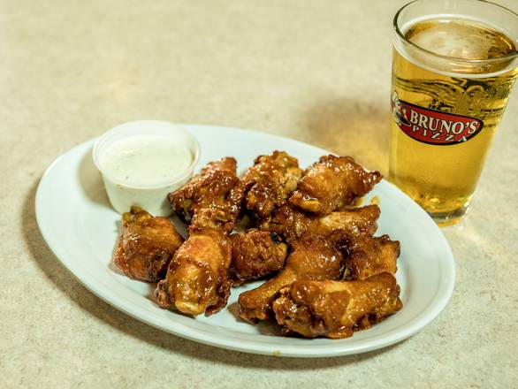 Order Traditional Wings food online from Paulo Pizza store, Bismarck on bringmethat.com