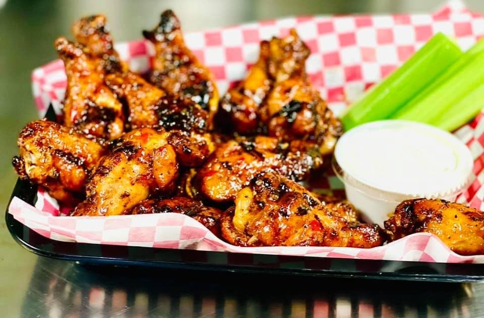 Order Grilled Wings food online from Puck Pub store, Lake Bluff on bringmethat.com