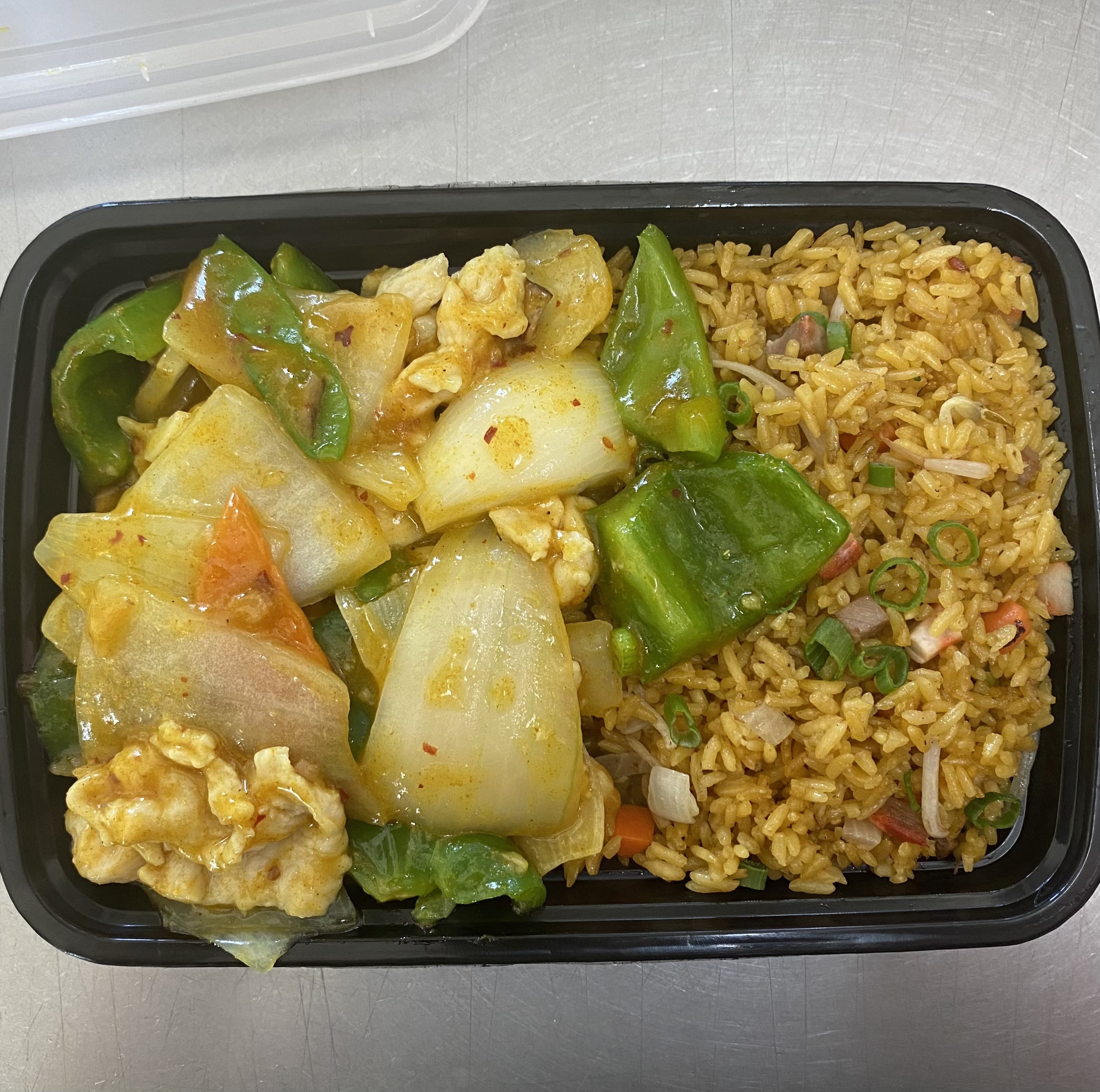 Order Curry Chicken Combo Platter food online from General Tso store, Philadelphia on bringmethat.com
