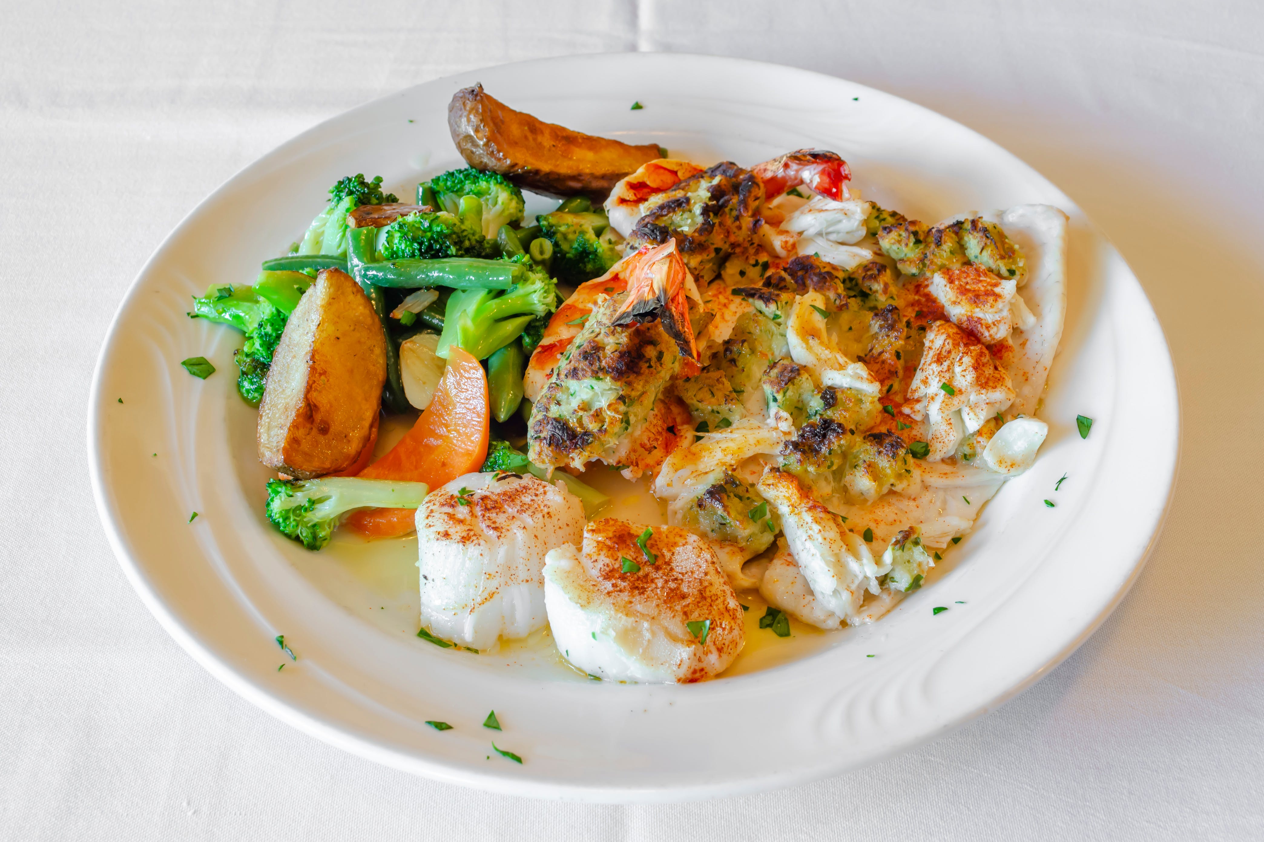 Order Combo Seafood Broiled - Entree food online from Dante's Place store, Leonia on bringmethat.com