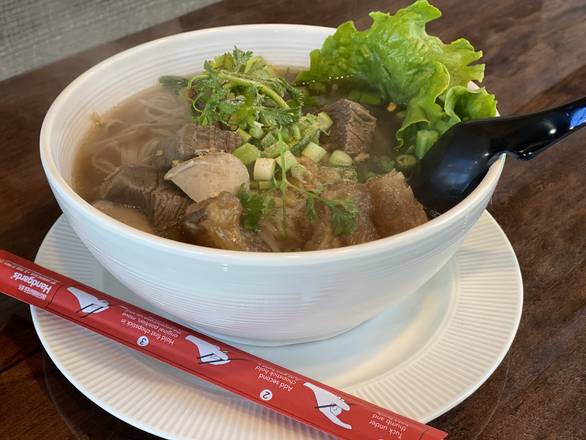 Order 41. Beef Noodle Soup food online from Khao Yai Thai Kitchen store, Beaverton on bringmethat.com