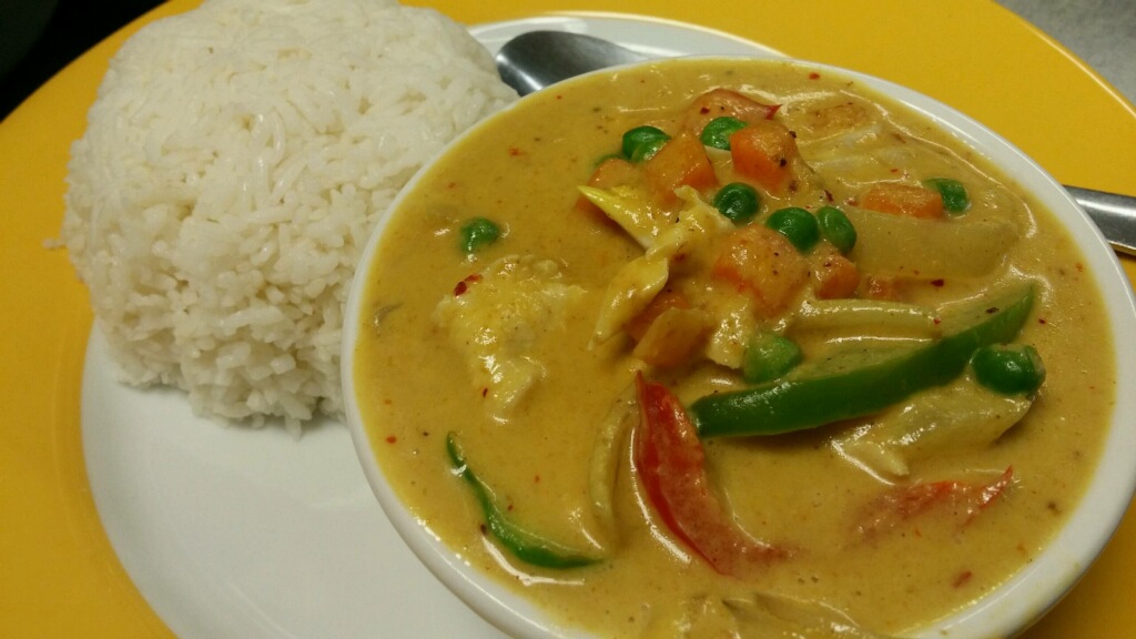 Order Yellow Curry food online from Thailand Restaurant store, Beaverton on bringmethat.com
