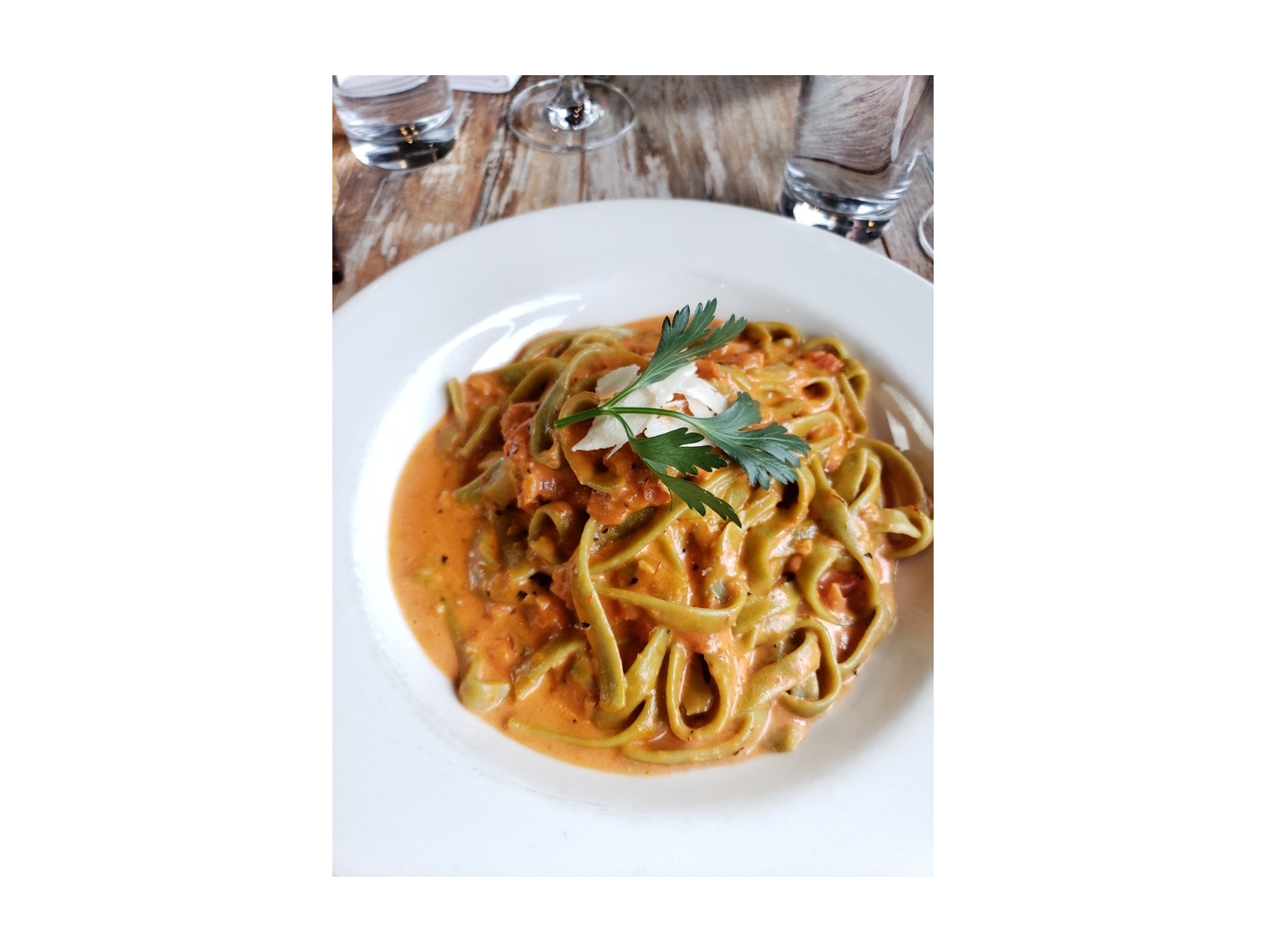 Order Smoked Salmon Fettuccine food online from Asiago's store, Boise on bringmethat.com