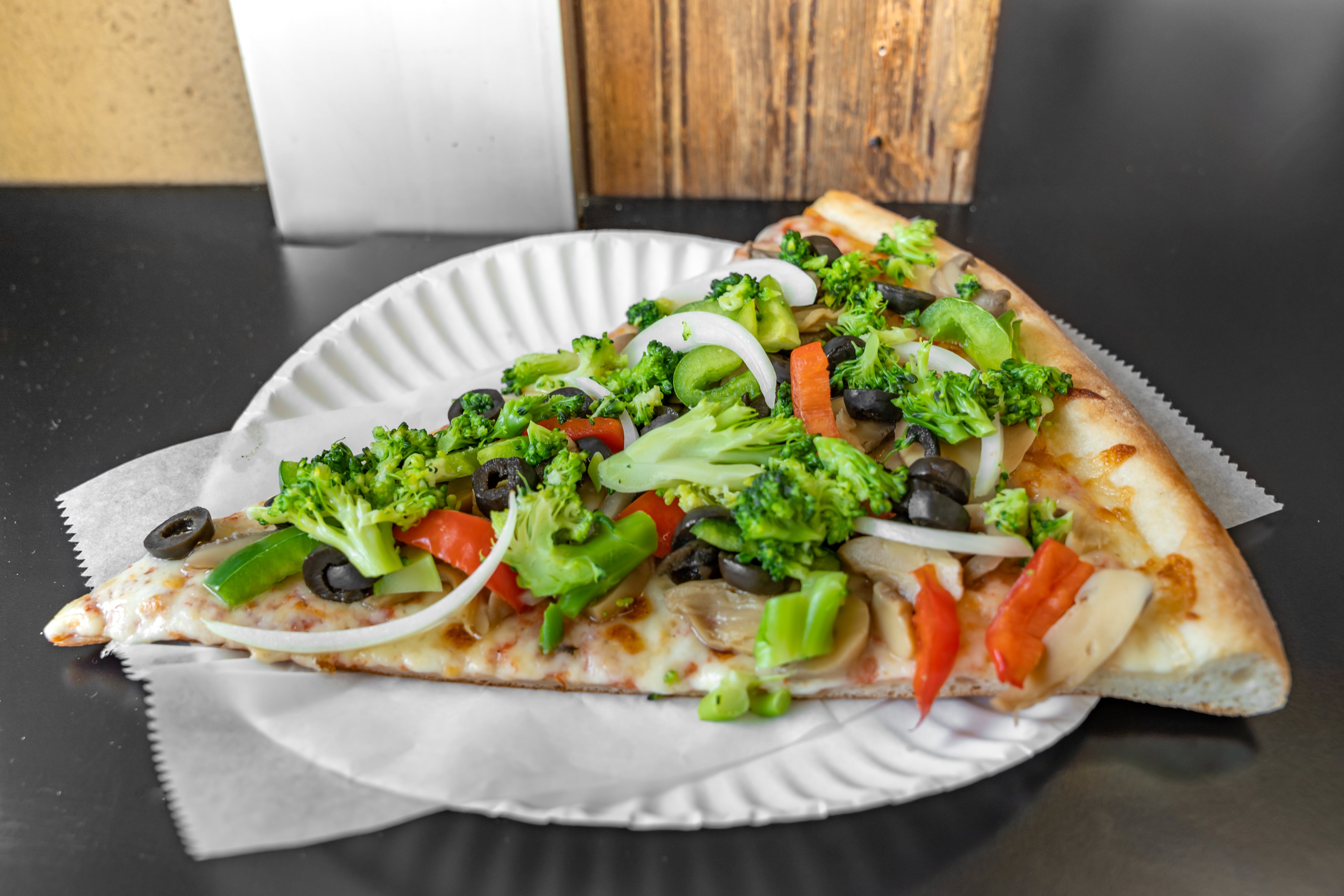Order Veggie Topping Pizza - Small 14" food online from Linda's Pizza store, Bronx on bringmethat.com