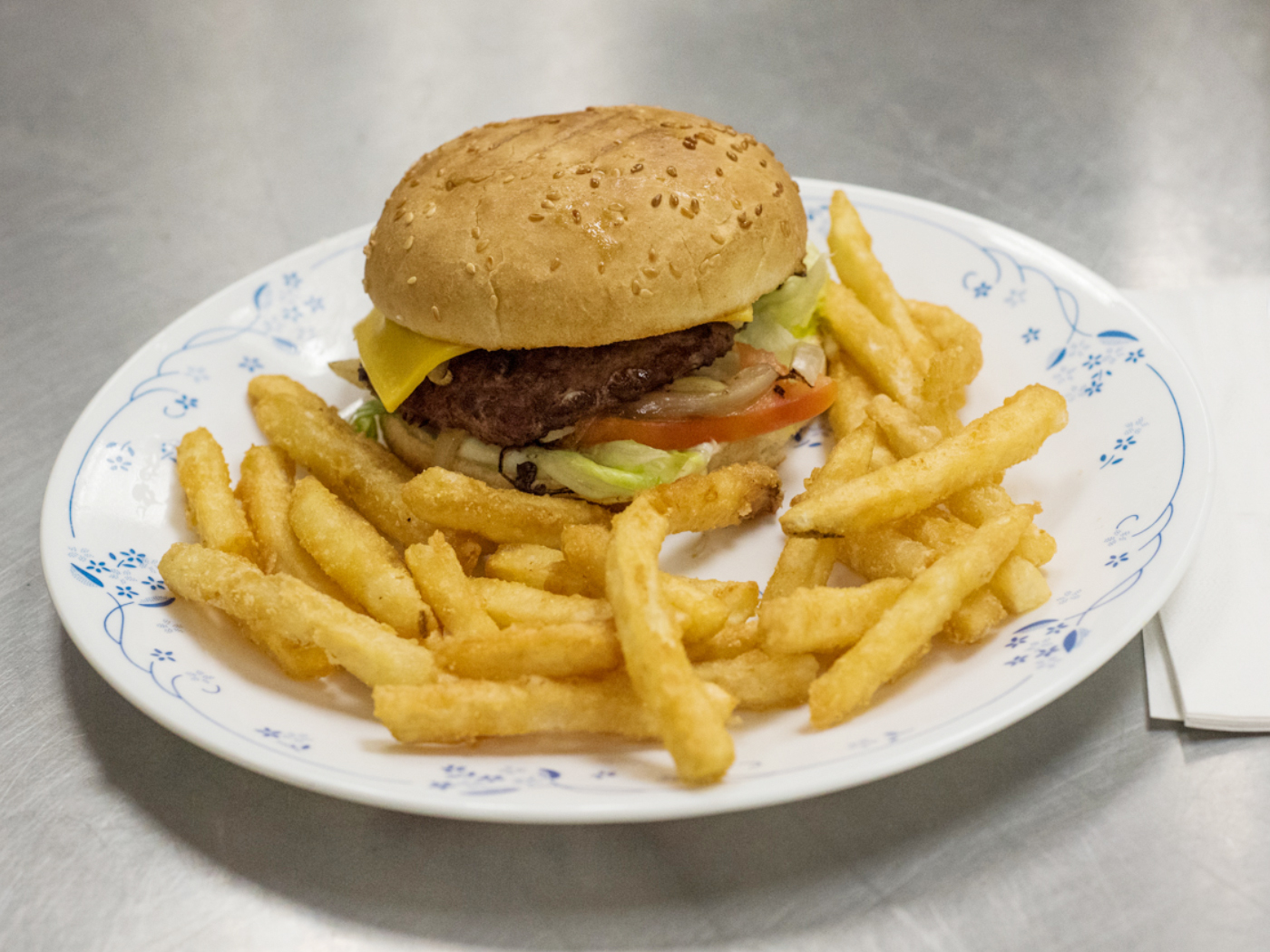 Order Cheeseburger Combo food online from Dash Seafood store, Baltimore on bringmethat.com