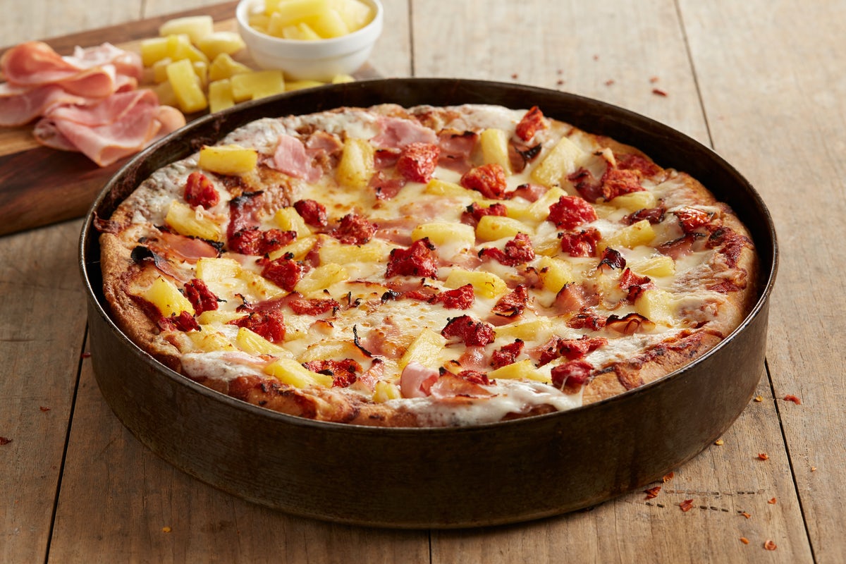 Order Sweet Pig® Pizza - Shareable food online from Bj Restaurant & Brewhouse store, Mesquite on bringmethat.com