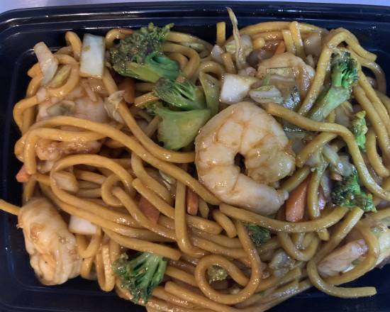 Order  Lo Mein * chose your preparation *  food online from Chopstixx store, Lawrenceville on bringmethat.com