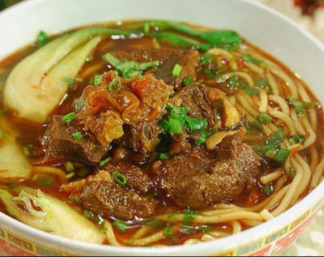 Order Sirlion Noodle Soup food online from Chans Gourmet store, Kearny on bringmethat.com