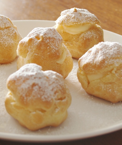 Order Mini Custard Puff food online from Teapot Bakery And Cafe store, Glendale on bringmethat.com