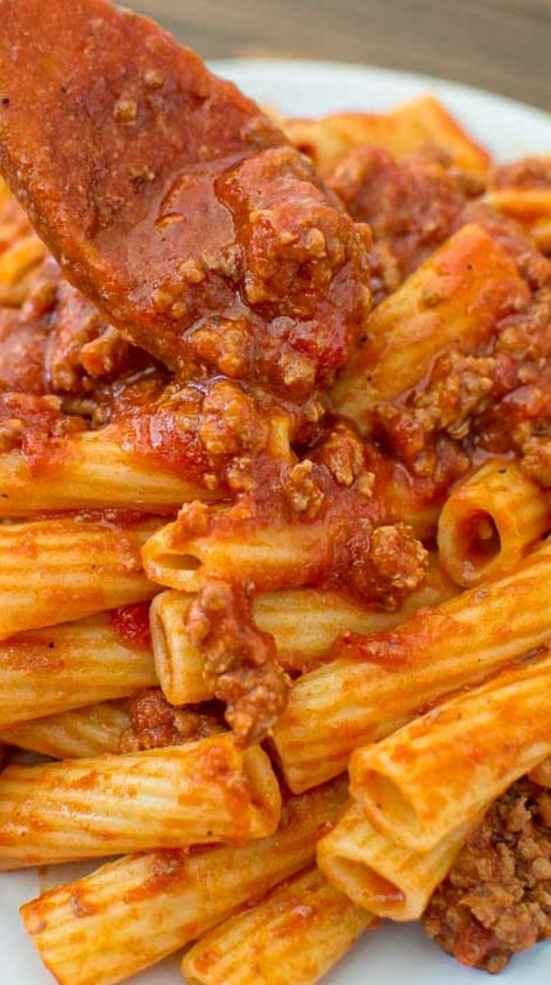 Order Pasta with Bolognese  food online from Roma Pizza store, Brooklyn on bringmethat.com