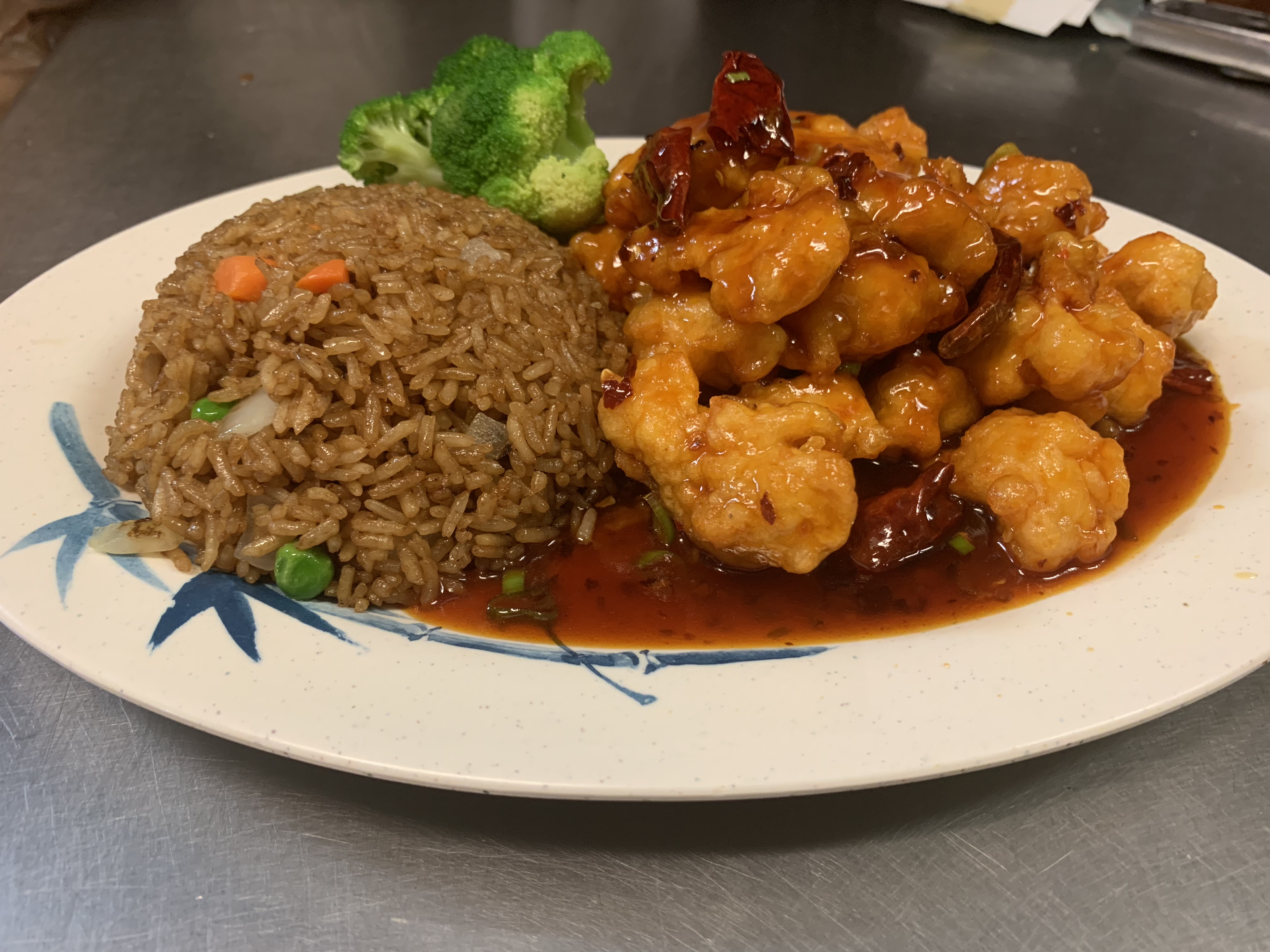 Order DS13. General Tso's Chicken Dinner Special food online from Tsing Tao Chinese Cuisine store, Mesa on bringmethat.com