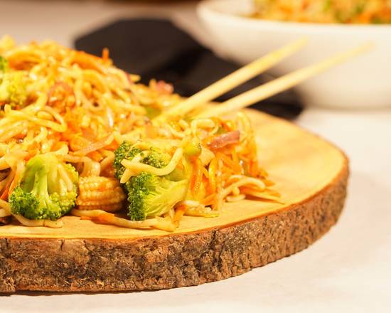 Order Street Side Chow Mein food online from Inchin Bamboo Garden store, Herndon on bringmethat.com