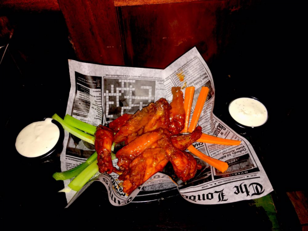 Order 5 Buffalo Wings food online from Sutter pub store, San Francisco on bringmethat.com