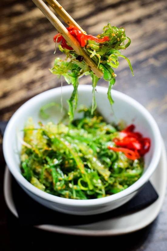 Order SPICY WAKAME SALAD food online from Oki Bowl @ Georgetown store, Washington on bringmethat.com