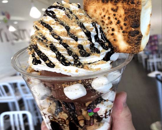 Order S'mores food online from Creamistry store, Bakersfield on bringmethat.com