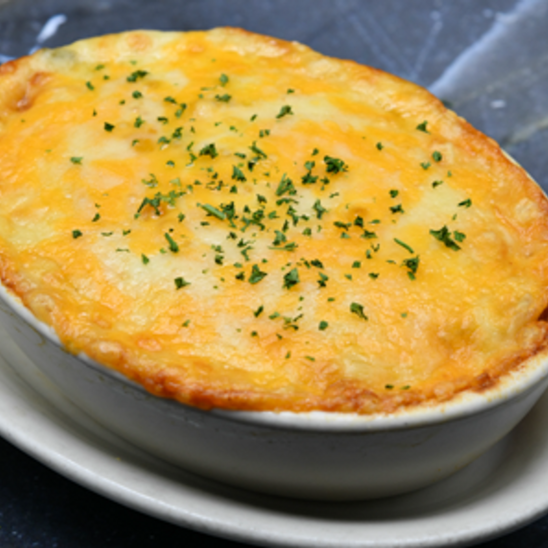 Order Smoked Gouda & Bacon Au Gratin Potatoes food online from Morton The Steakhouse store, Chicago on bringmethat.com
