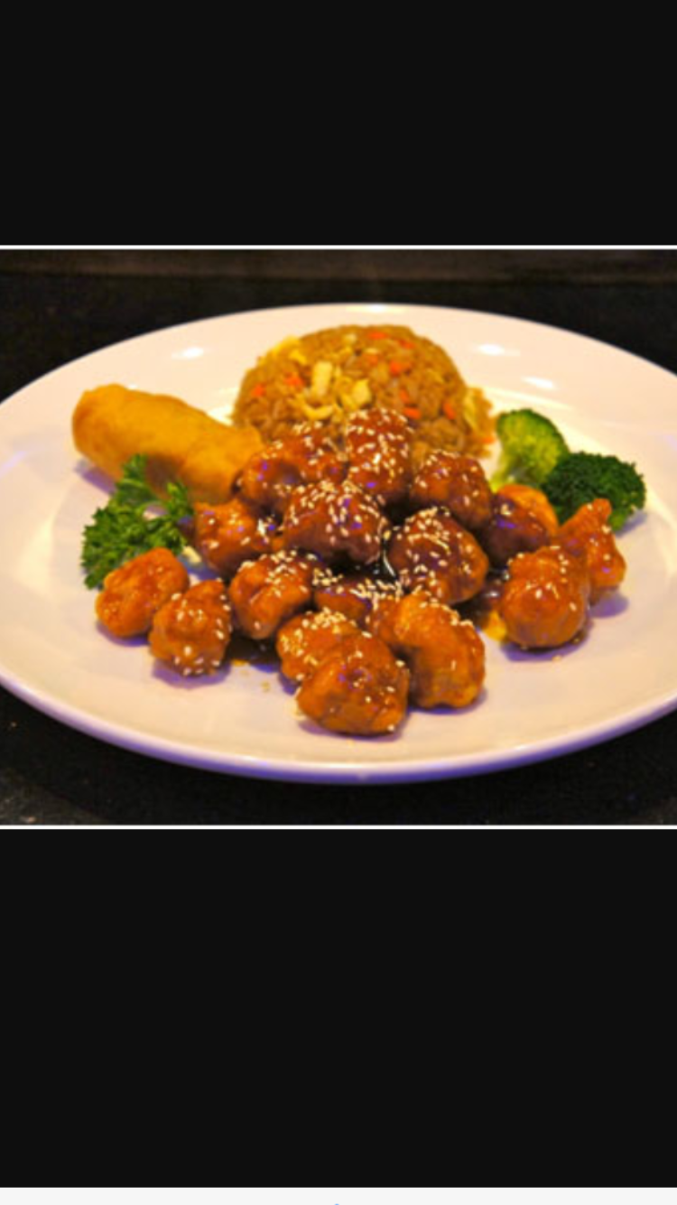 Order C22. Sesame Chicken Combination Platter food online from Boulevard Chinese Restaurant store, Elmwood Park on bringmethat.com