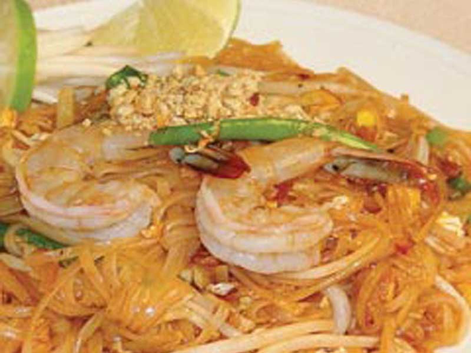 Order PUD THAI food online from Lanna Thai Restaurant store, Everett on bringmethat.com